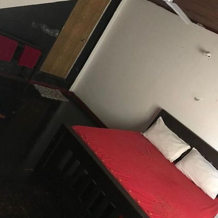 Everest Rooms Piliyandala Eksteriør billede