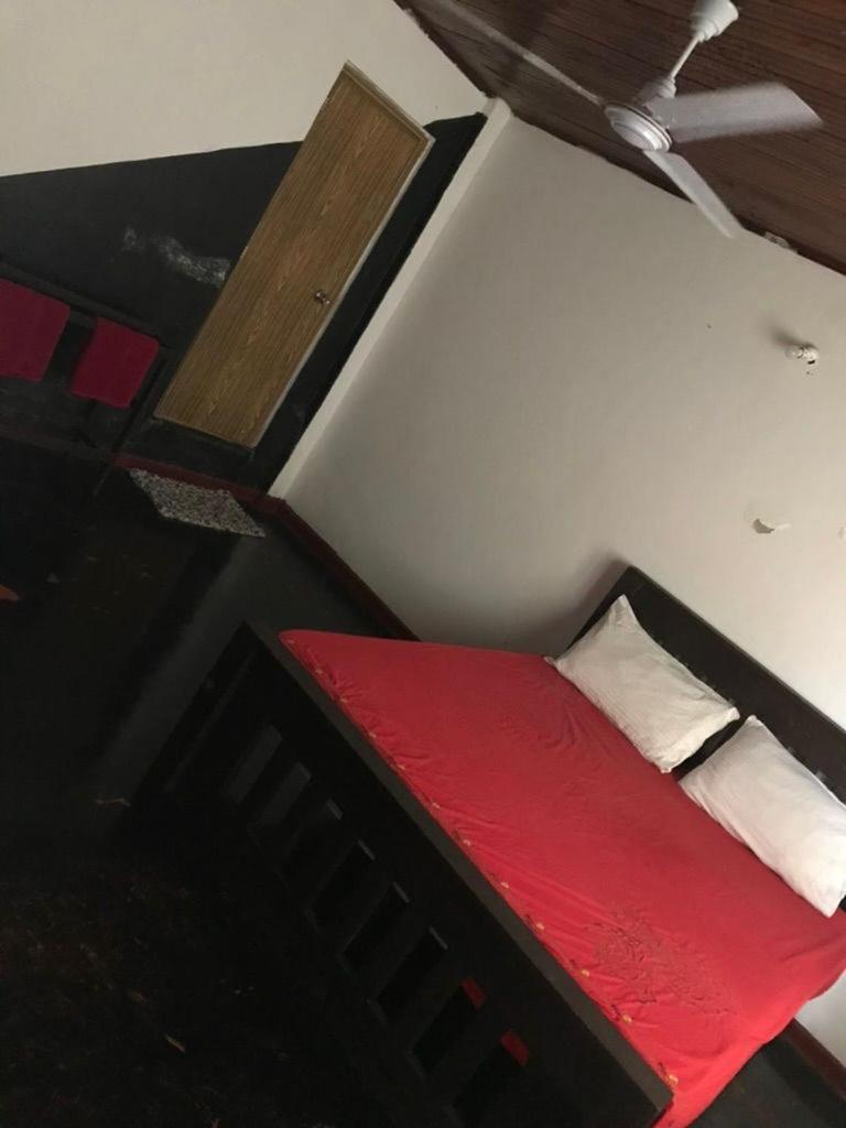 Everest Rooms Piliyandala Eksteriør billede